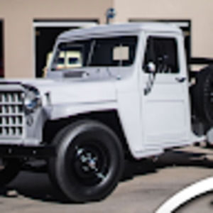 Meet your Posher, Tee